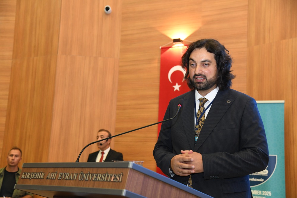 Ahilik Sempozyumu Düzenleniyor (2)