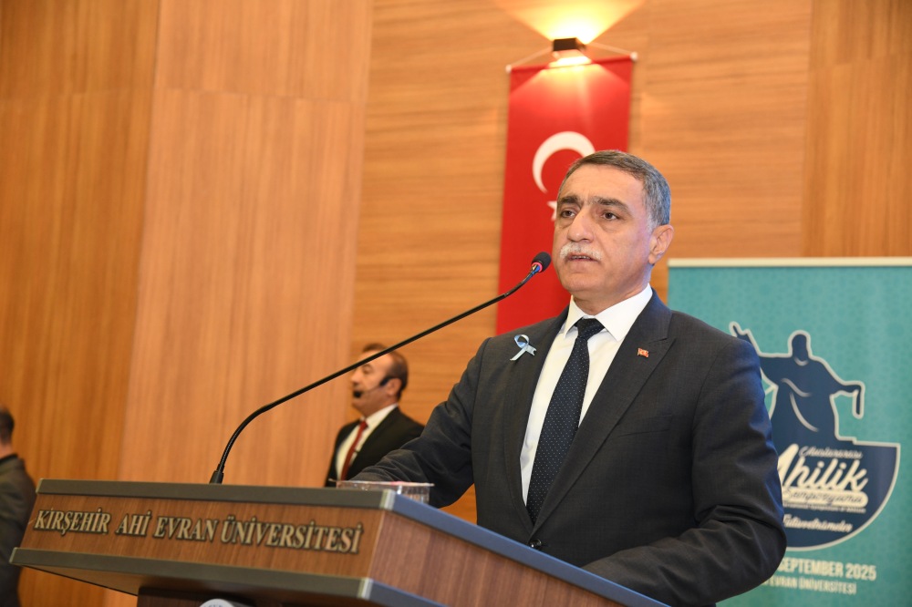Ahilik Sempozyumu Düzenleniyor (3)