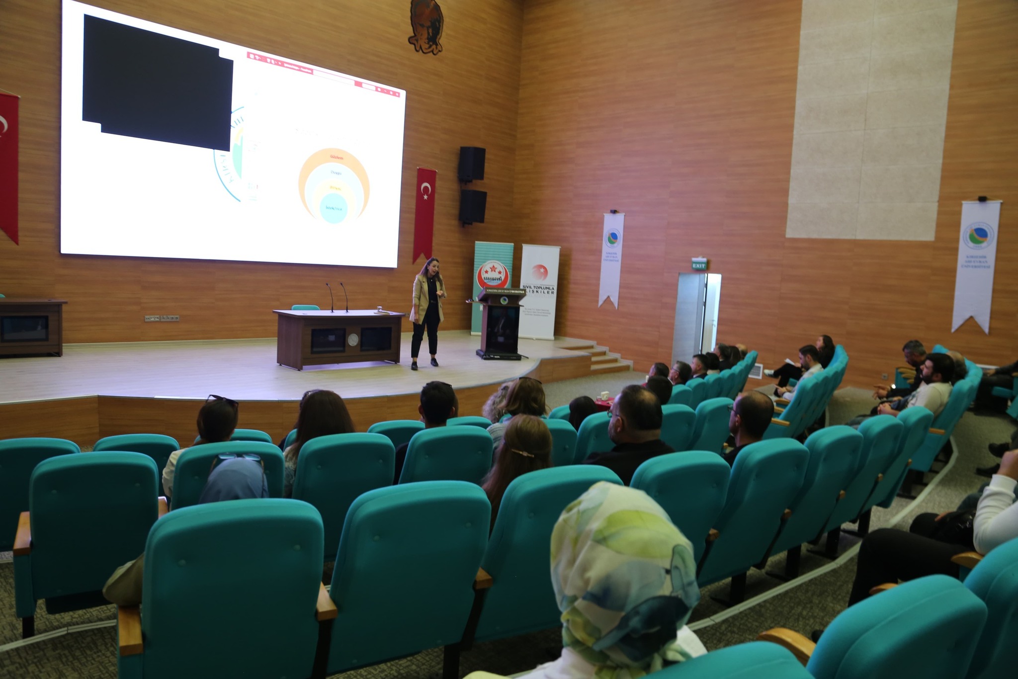 Aile Bağlarını Güçlendiren Seminer Gerçekleştirildi2
