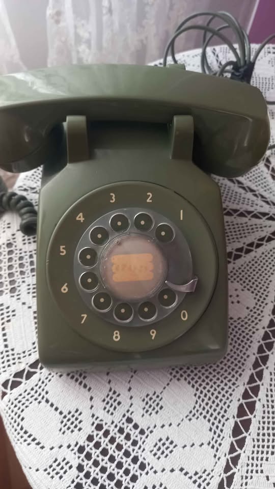 Çevirmeli Ev Telefonu Antika 3