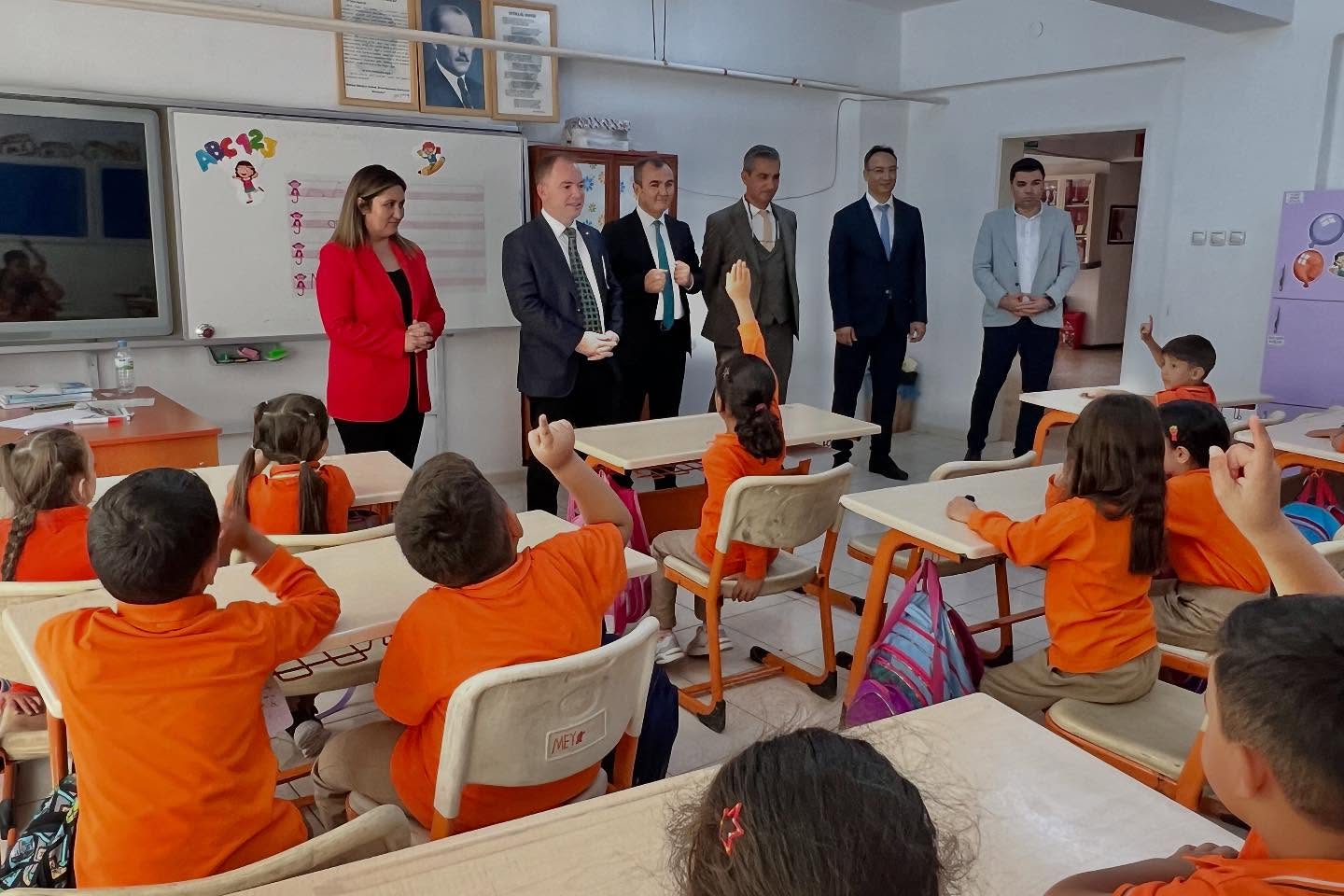 Gülşen, Akpınar’da Öğrencilerle Sohbet, Öğretmenlerle Değerlendirme Yaptı3