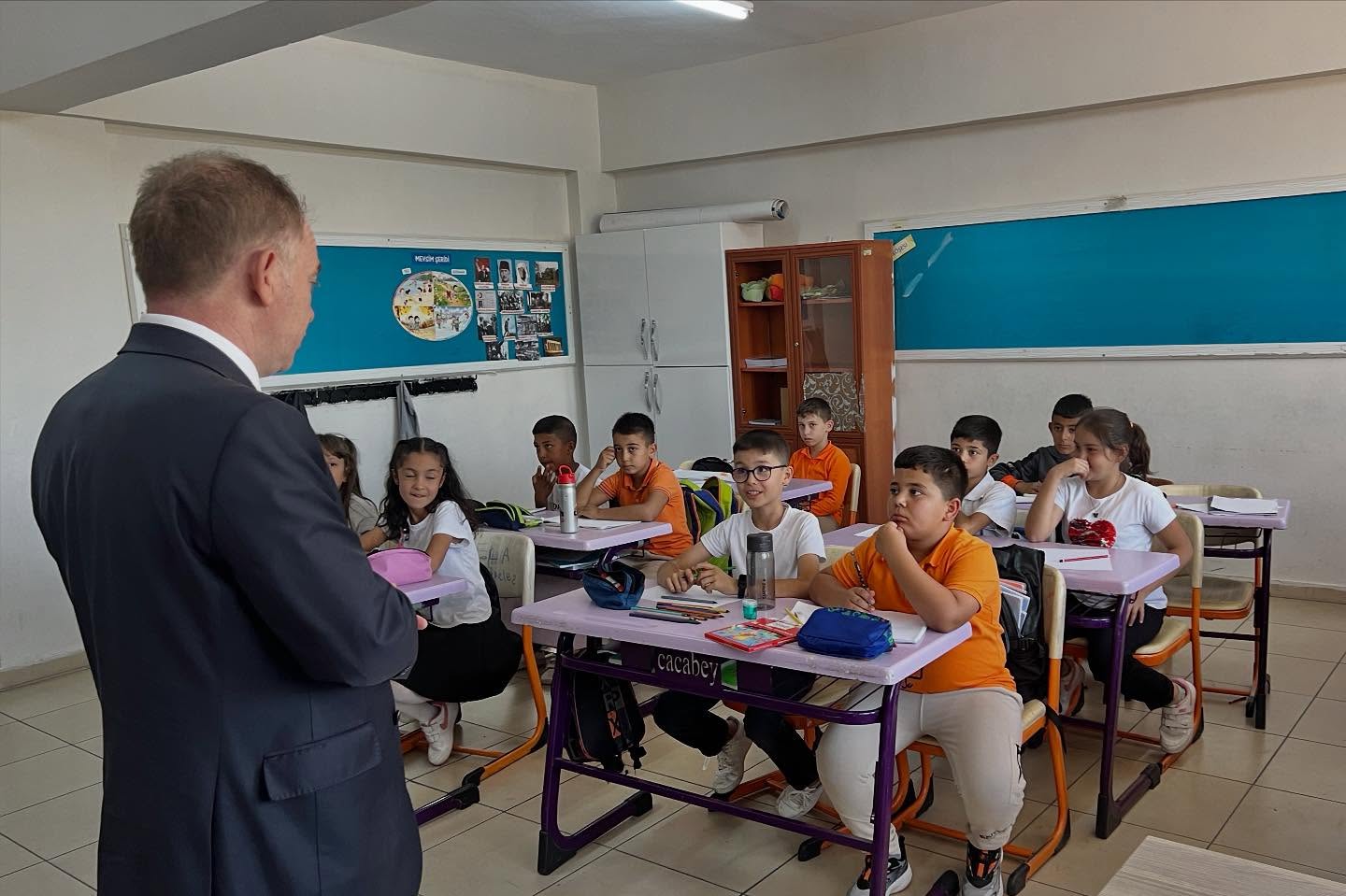 Gülşen, Akpınar’da Öğrencilerle Sohbet, Öğretmenlerle Değerlendirme Yaptı4