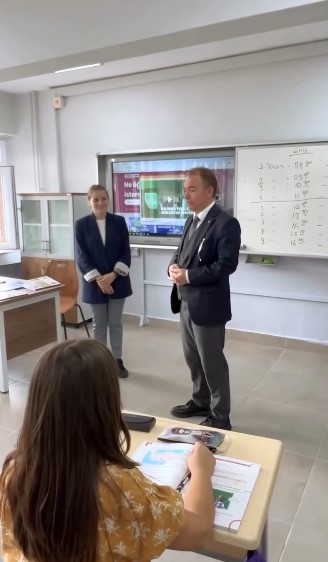 Gülşen, Öğrencilerin Heyecanını Paylaştı (3)