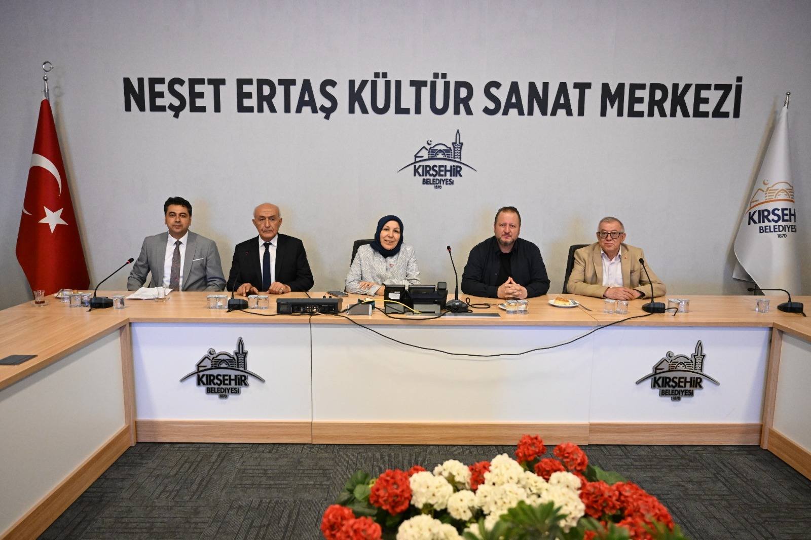 İki Şehir, Ortak Adım8