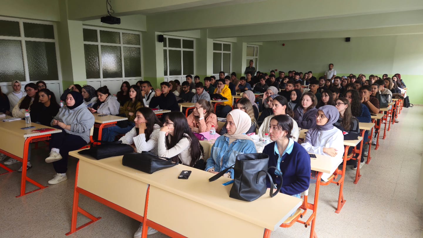 Kaman Gençlik Merkezi, Spor, Sanat Ve Sosyal Projelerle Gençlerin Yanında