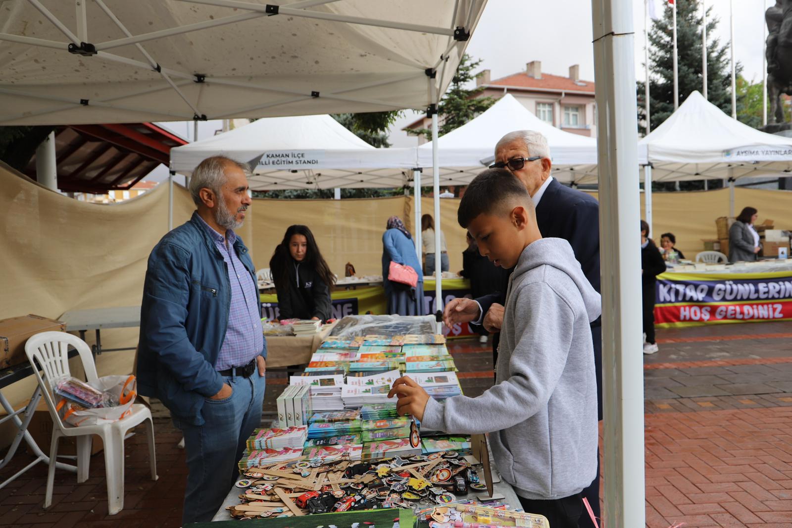 Kaman’da 34. Ceviz Festivali’nde Kitap Fuarı Ziyaretçilerle Buluştu 4