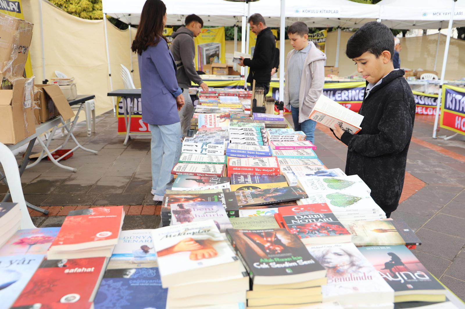 Kaman’da 34. Ceviz Festivali’nde Kitap Fuarı Ziyaretçilerle Buluştu