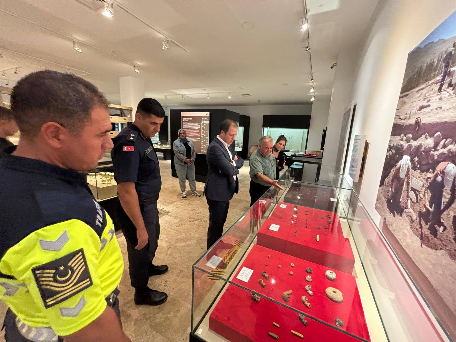 Kaymakam Tok’tan Kalehöyük Ve Japon Bahçesi Incelemesi1