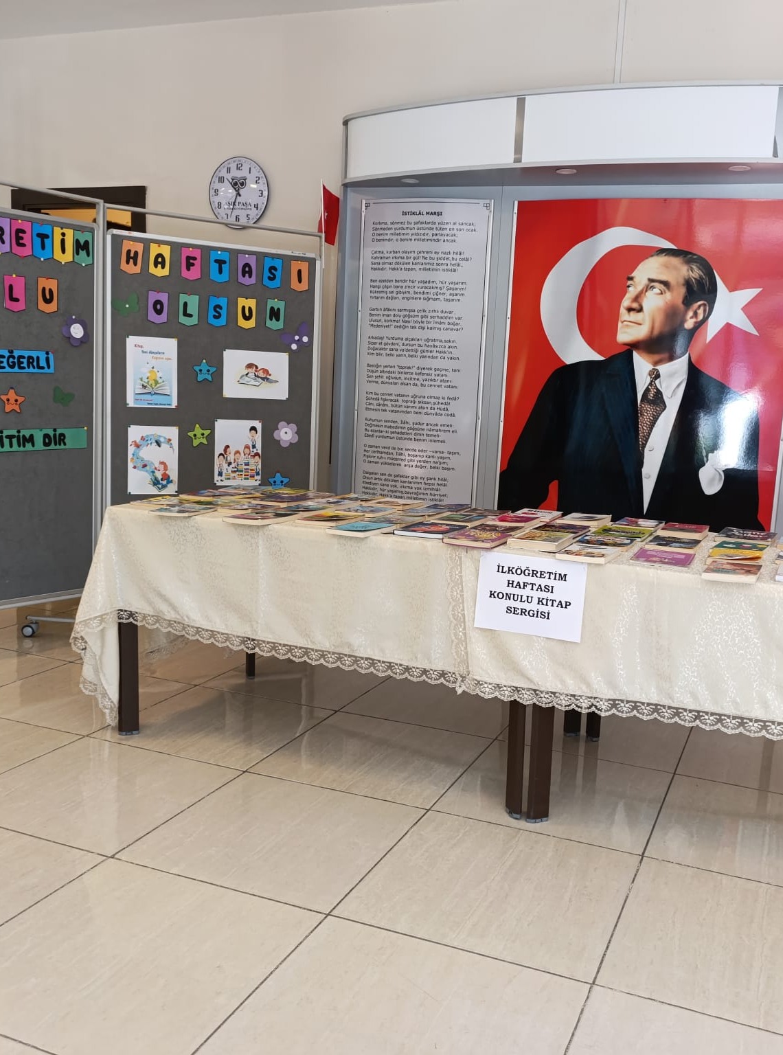 Kırşehir Aşık Paşa Kütüphanesi’nden İlköğretim Haftası’na Özel Kitap Sergisi (2)