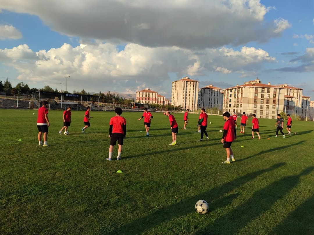 Kırşehir Gençlik Ve Spor İl Müdürümüz Sn. Yasin Çakmakçı Ve Spor Şube Müdürümüz Aslan Uçar, Bu S (3)