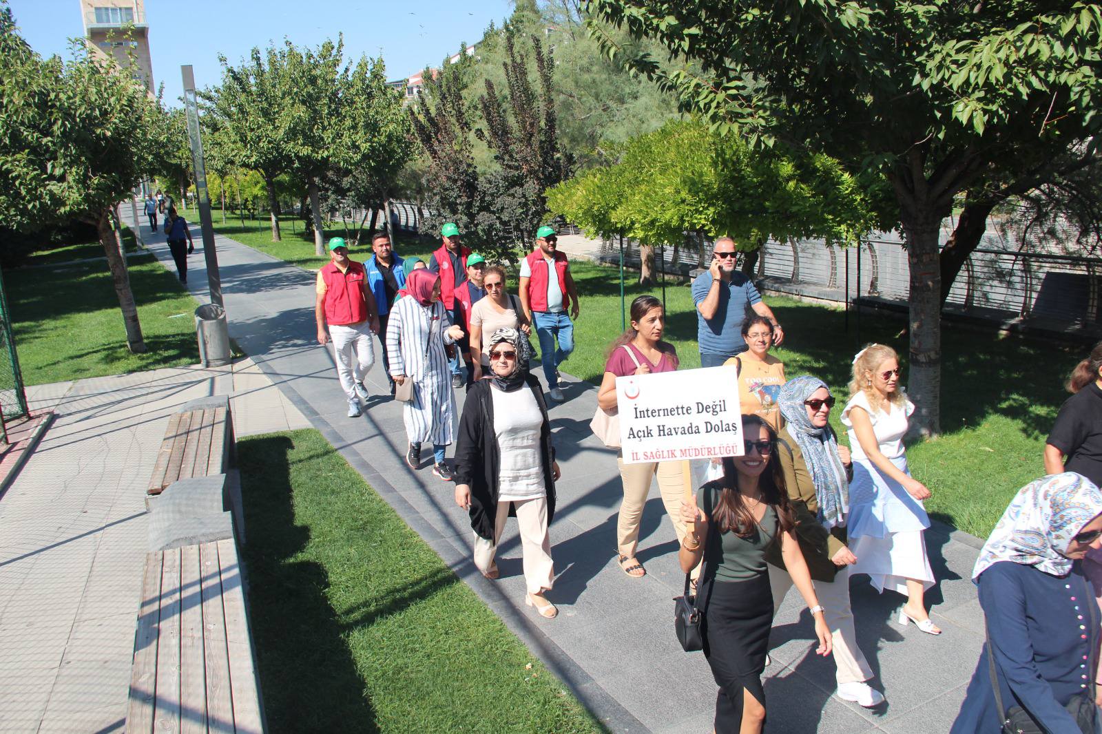 Kırşehir’de Sağlıklı Yaşam Yürüyüşüne Katıldılar1