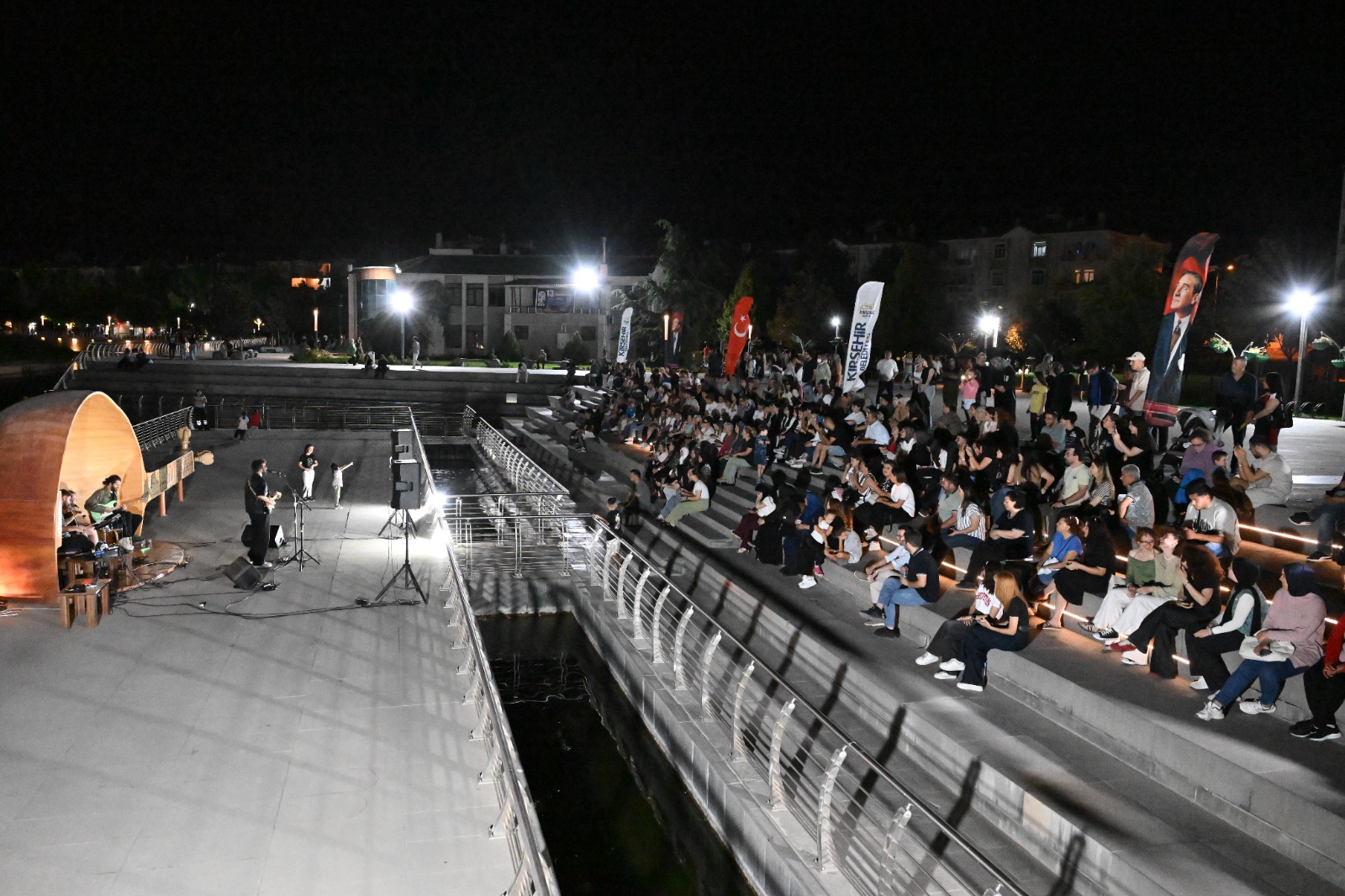 Kırşehir’de Yaz Akşamlarını Renklendiren Konser Serisi Bercesteband Ile Final Yaptı (2)
