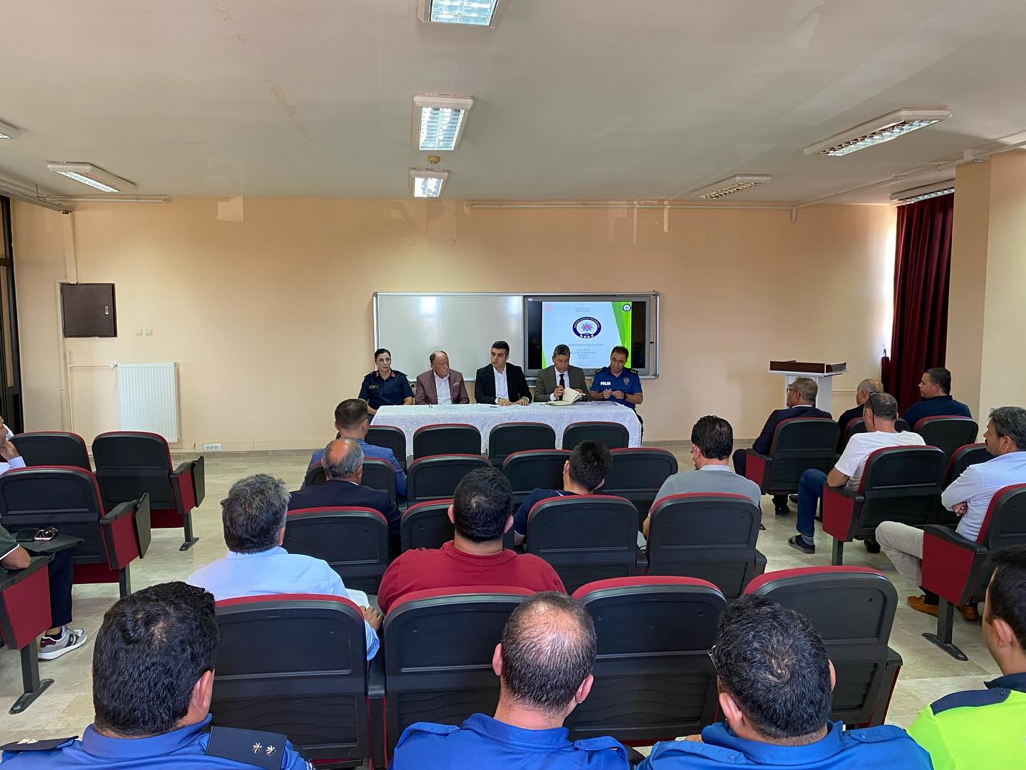 Mucur’da 2025 2026 Eğitim Öğretim Yılı Okul Güvenliği Toplantısı Gerçekleştirildi2