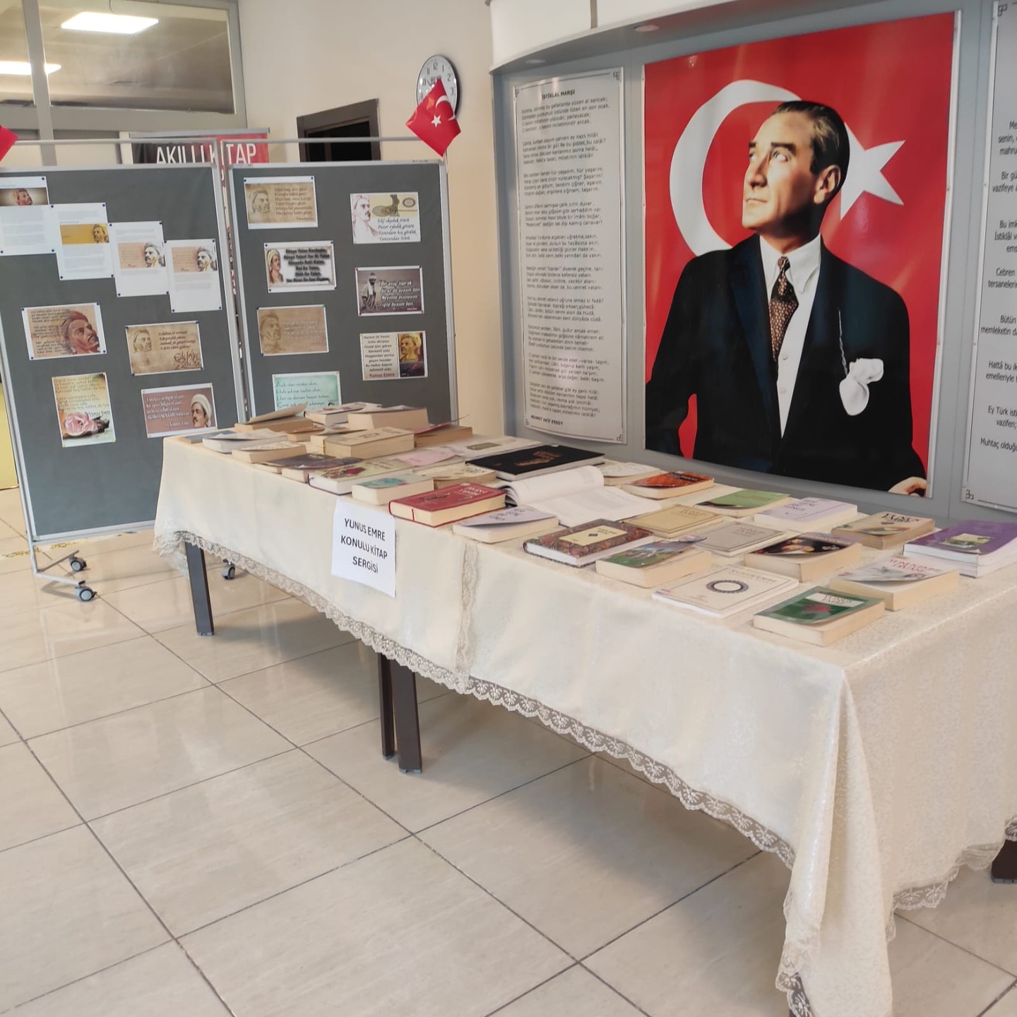 Yunus Emre Anısına Resim Ve Kitap Sergisi Açıldı