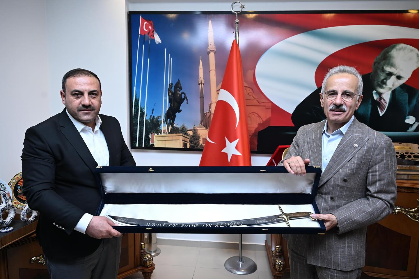 560958375 18327801376238622 6881893499978432598 N