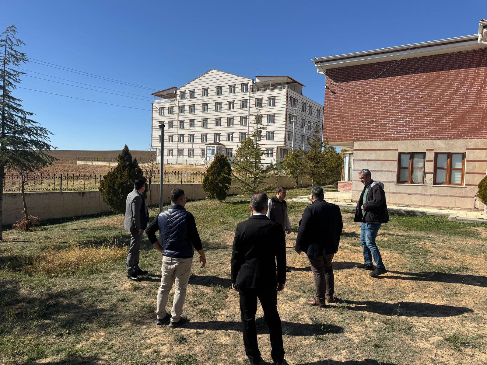 571186442 838237345383354 2433103003064862608 N