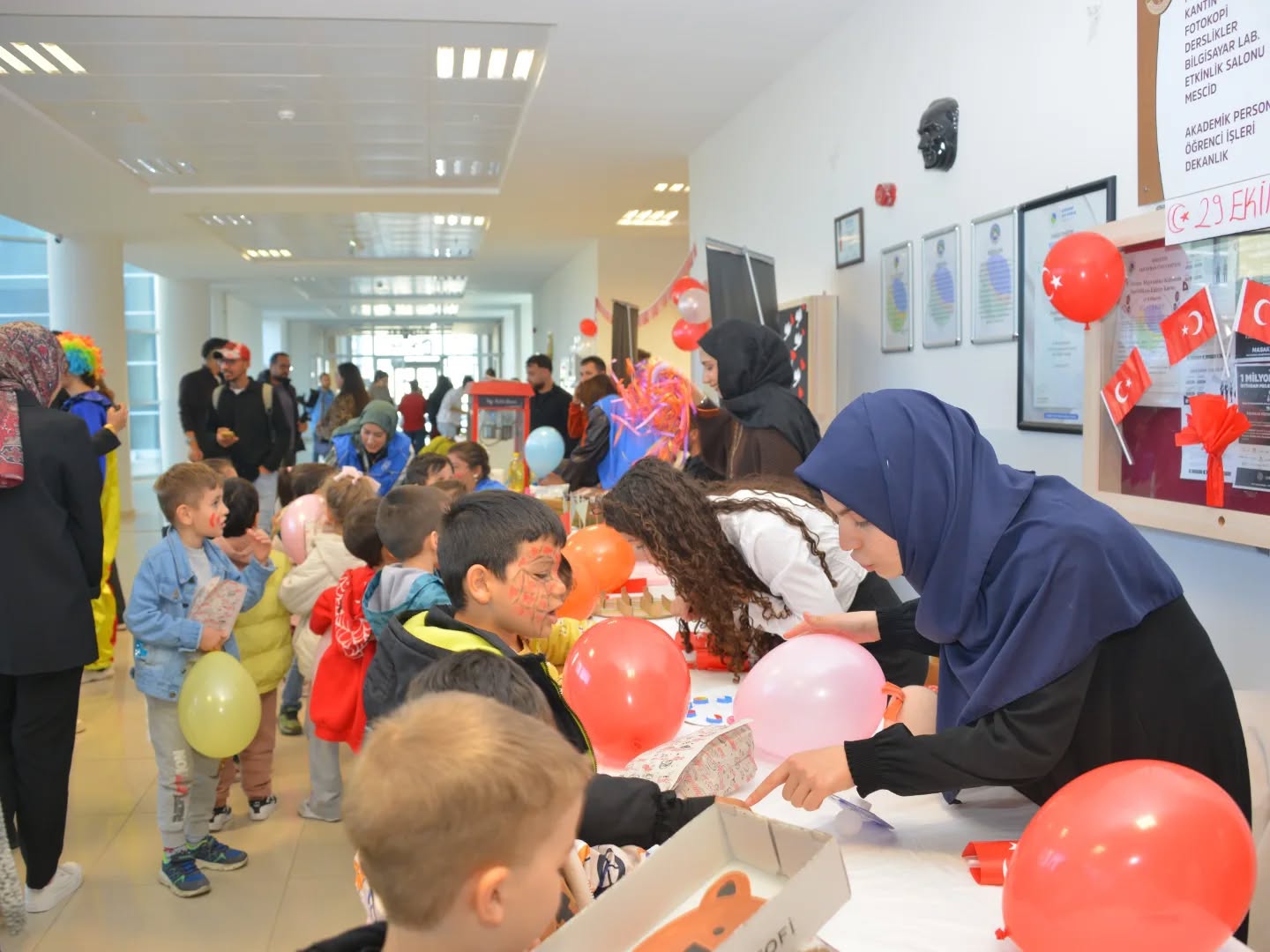 572405053 18427579477111626 5448524881297471375 N