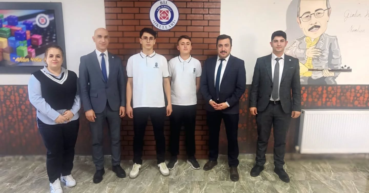 572535559 18380349781179223 1218402482582454579 N