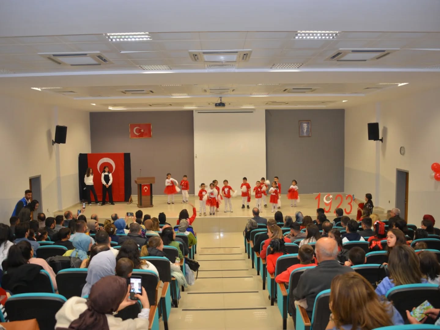 572961798 18427575577111626 3169169222444922775 N