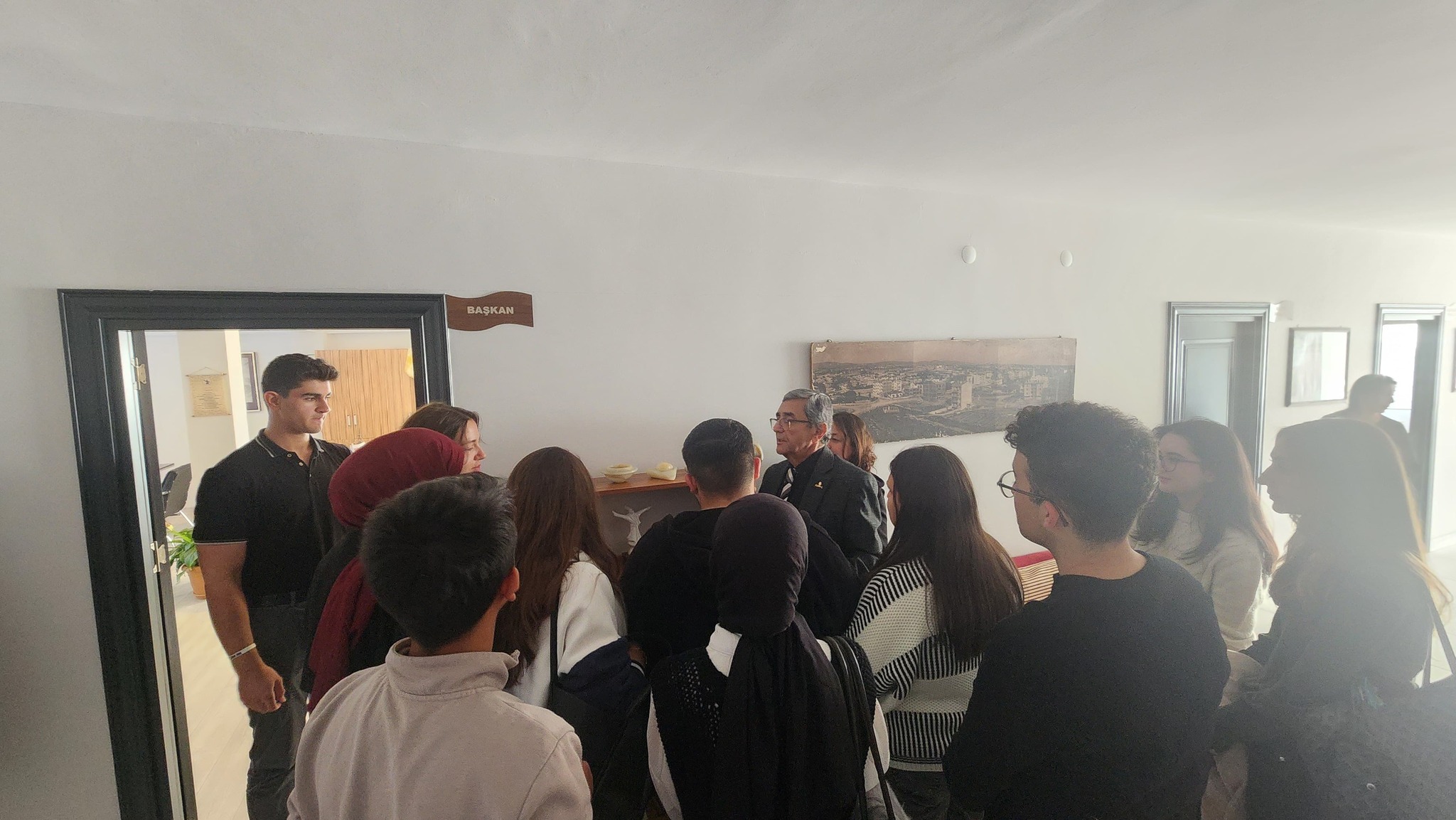 573102137 4040130349537736 8945974410828447699 N