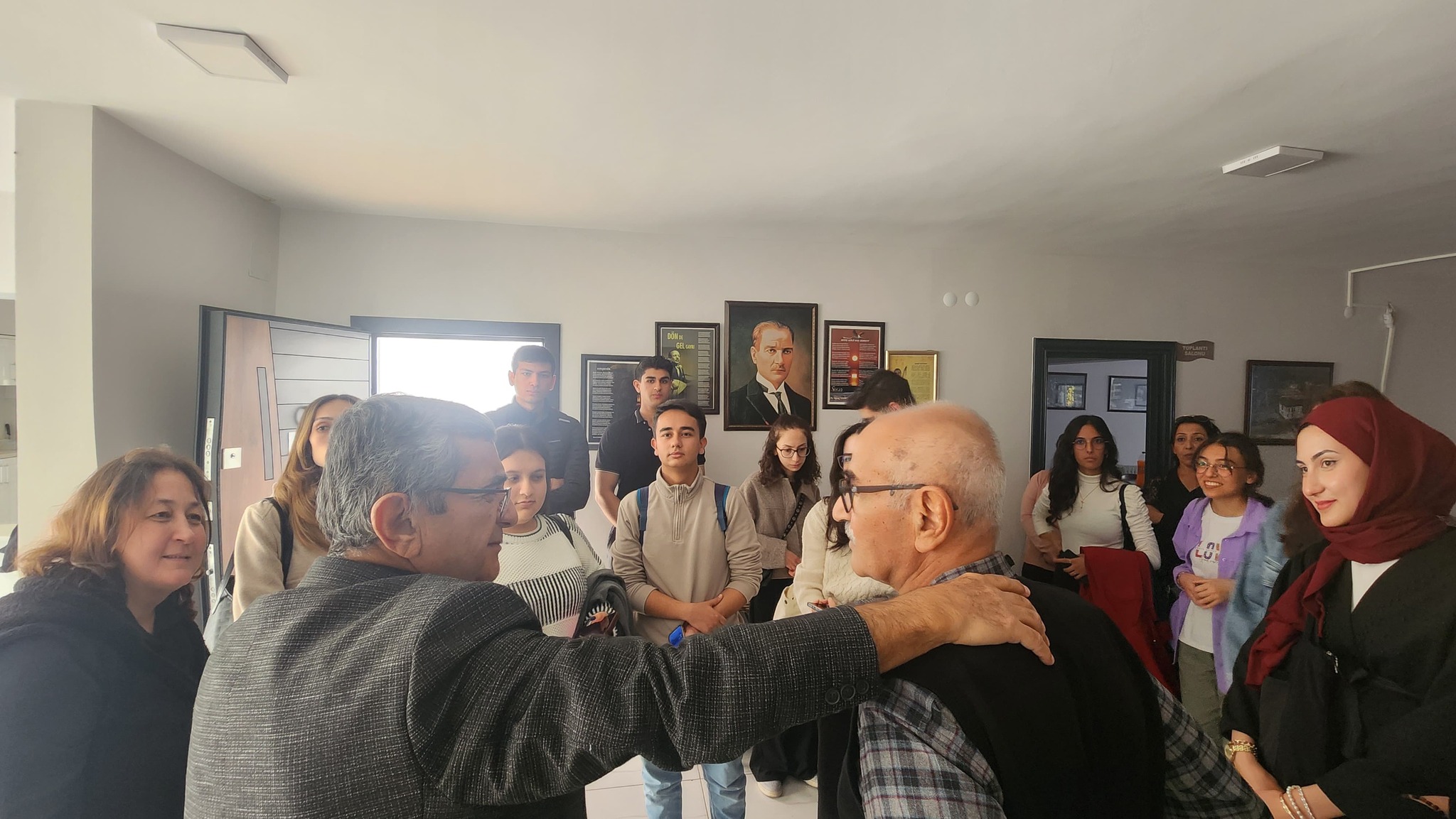 574565531 4040130259537745 3190029392714186438 N