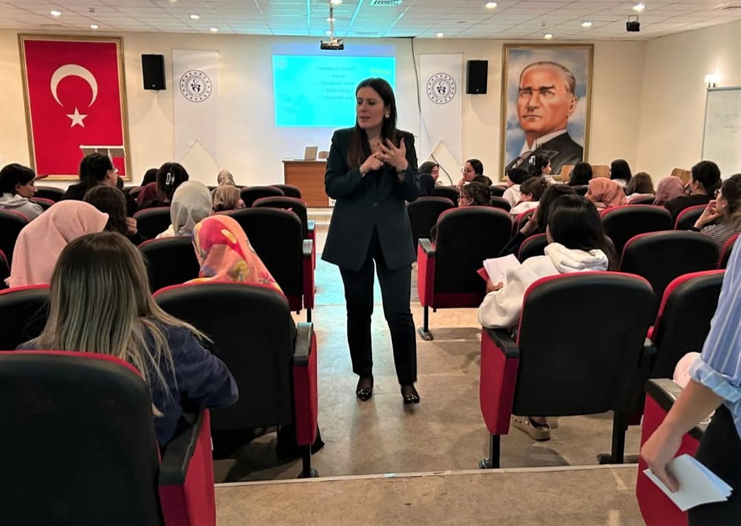📍Ahi Evran Yurdukurum Psikoloğumuz Tarafından Öğrencilerimize Yönelik Uyum Programları Kapsamın (2)