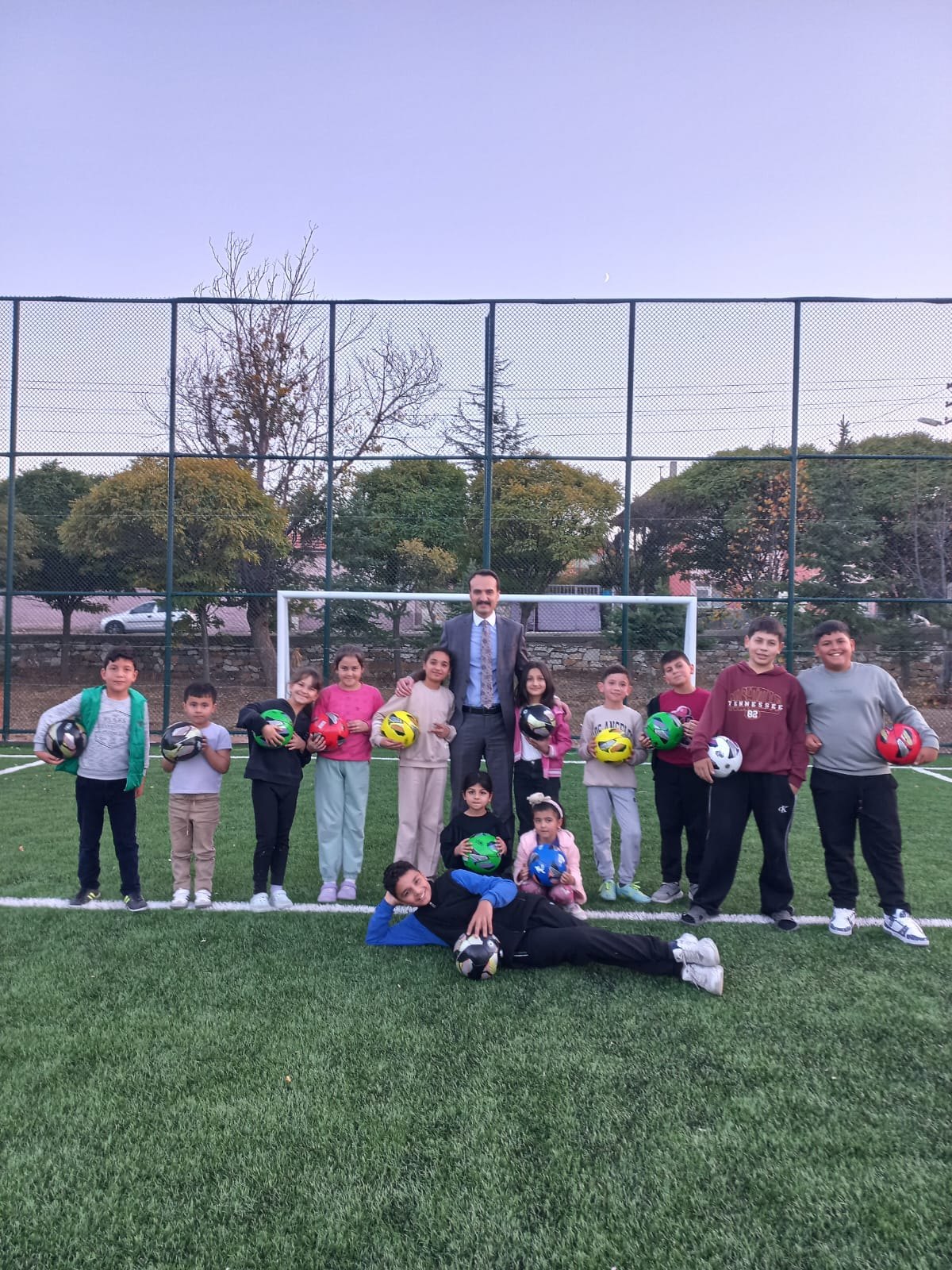 Akpınar’da Spor Sahaları Gençlerle Canlandı