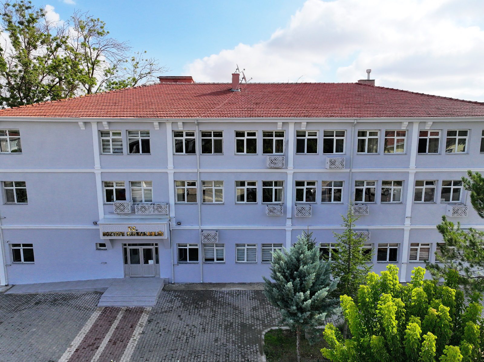 Boztepe Hükümet Konağı Yeni Yüzüyle Hizmet Veriyor