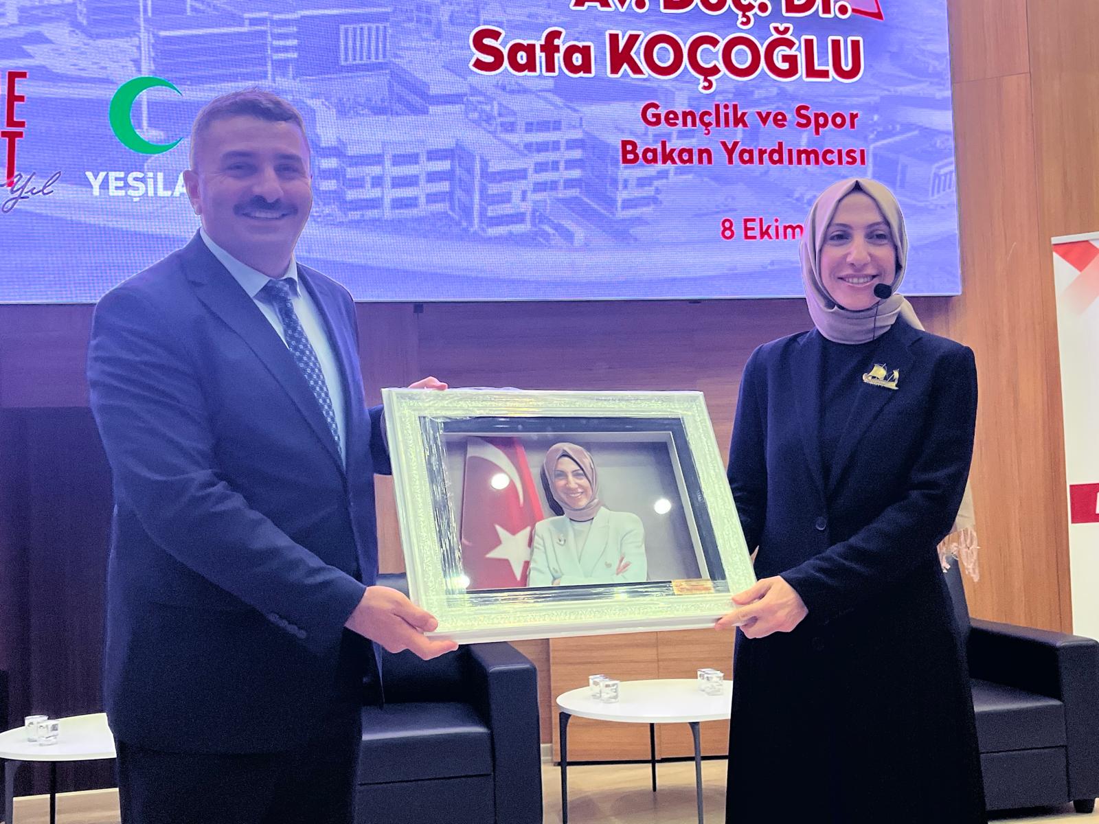 Bürokrasi Ile Gençlik Buluştu (15)