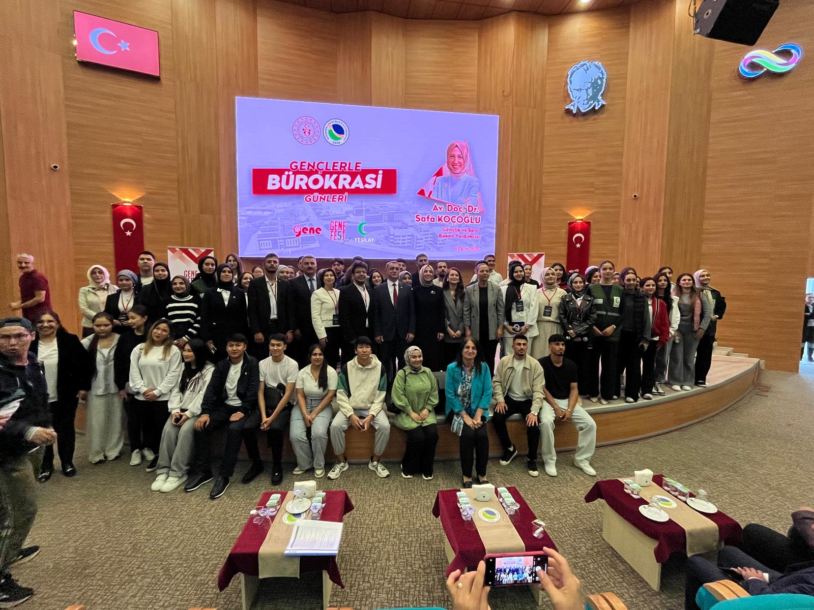 Bürokrasi Ile Gençlik Buluştu (17)