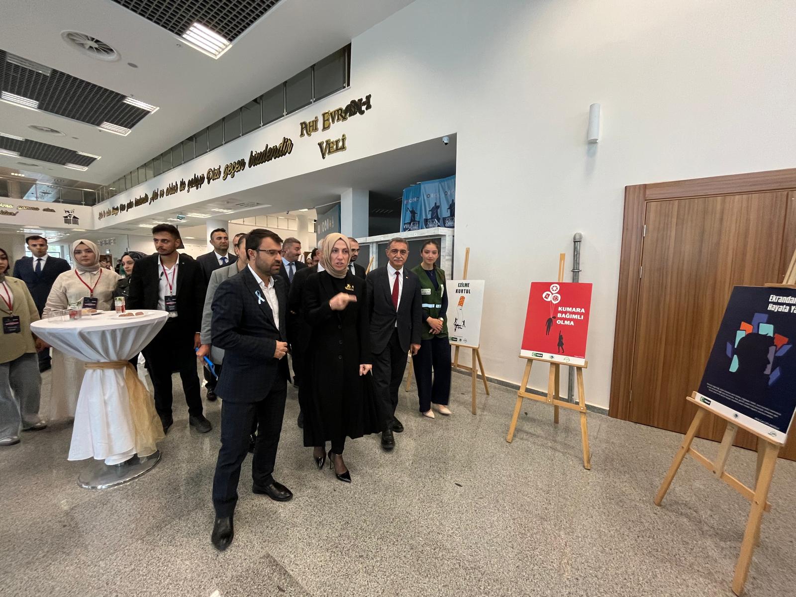 Bürokrasi Ile Gençlik Buluştu (2)
