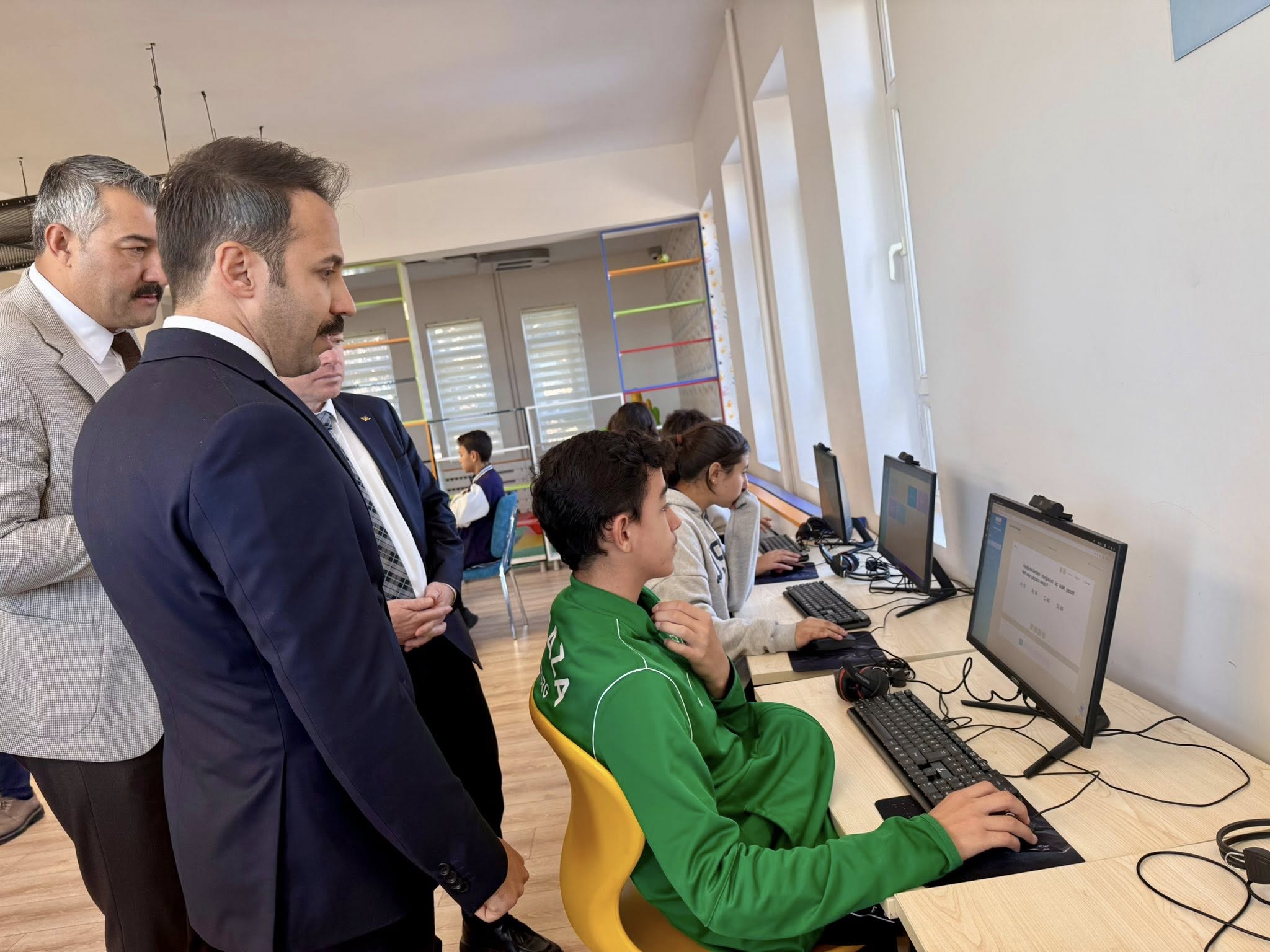 Çiçekdağ’da Mebi̇ Bilgisayar Sınıfı Açılışı Öğrencilerle Yapıldı 1