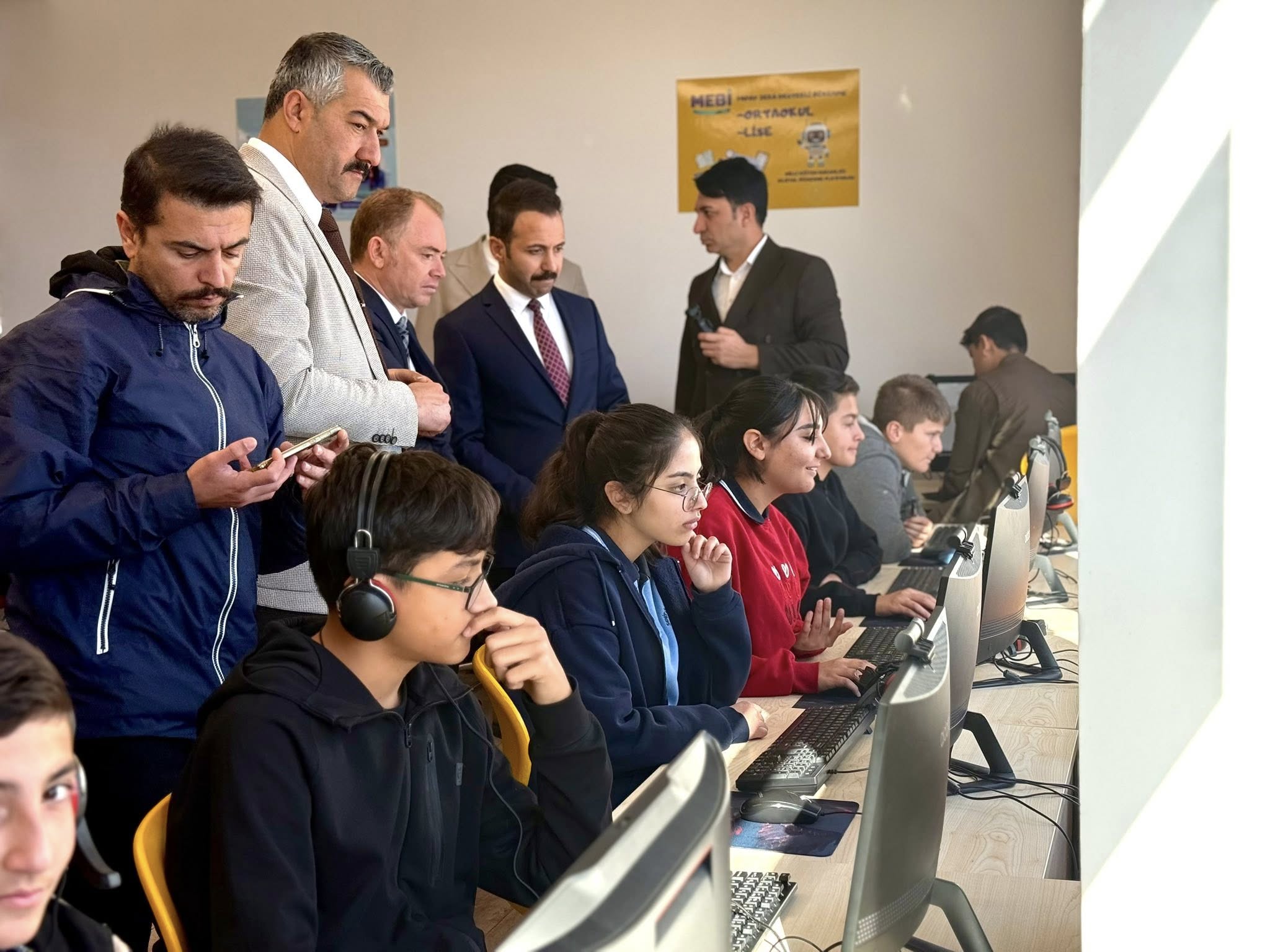 Çiçekdağ’da Mebi̇ Bilgisayar Sınıfı Açılışı Öğrencilerle Yapıldı 2