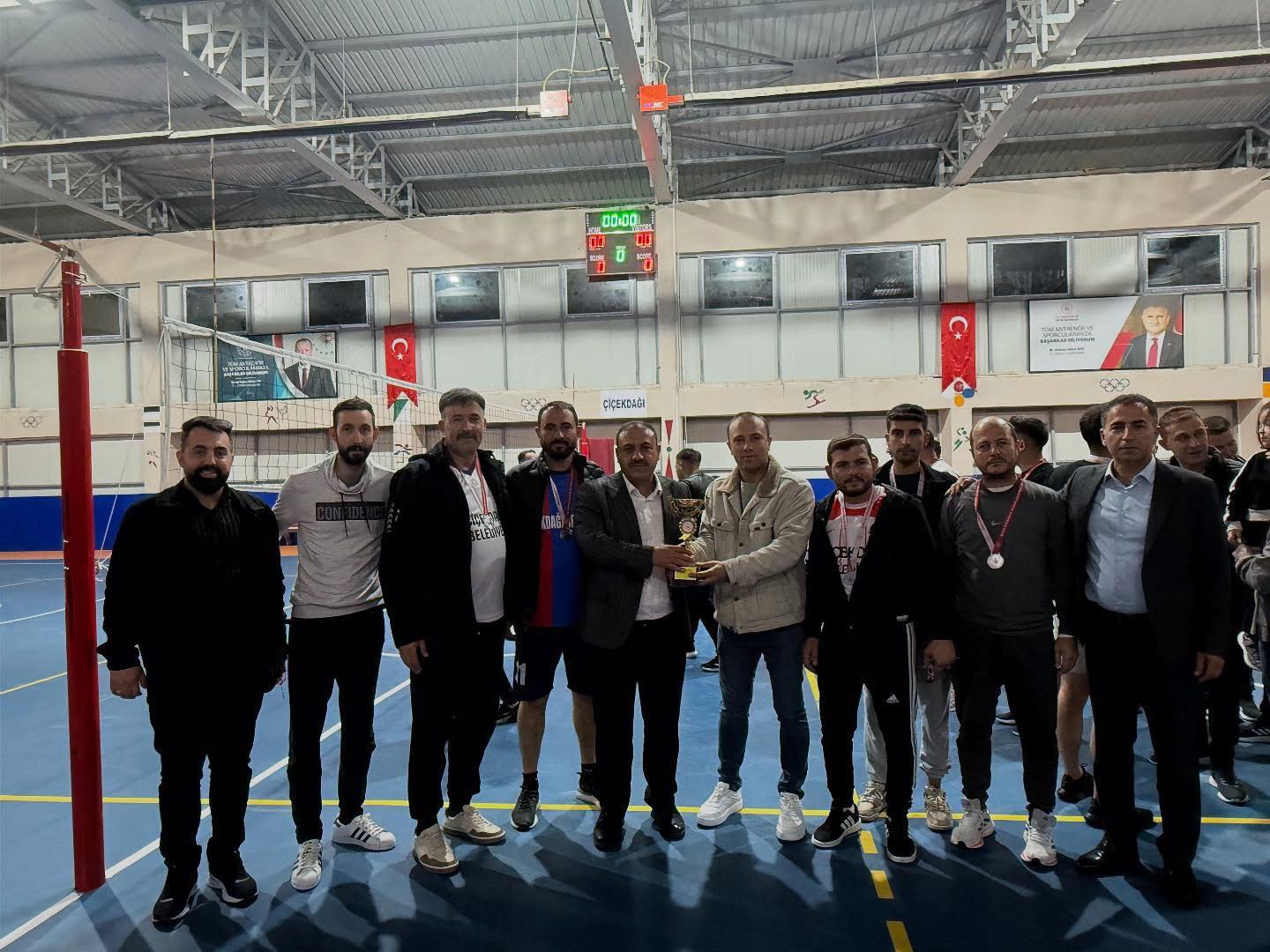 Cumhuriyet Bayramı Coşkusu Çiçekdağı’nda Sahalarında Yaşandı3