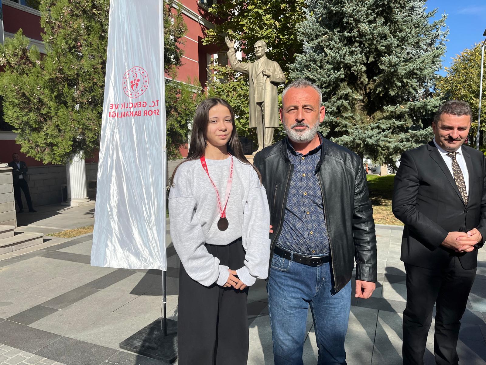 Cumhuriyetin 102. Yılı’na Özel Kros Koşusu Heyecanı Yaşandı (6)