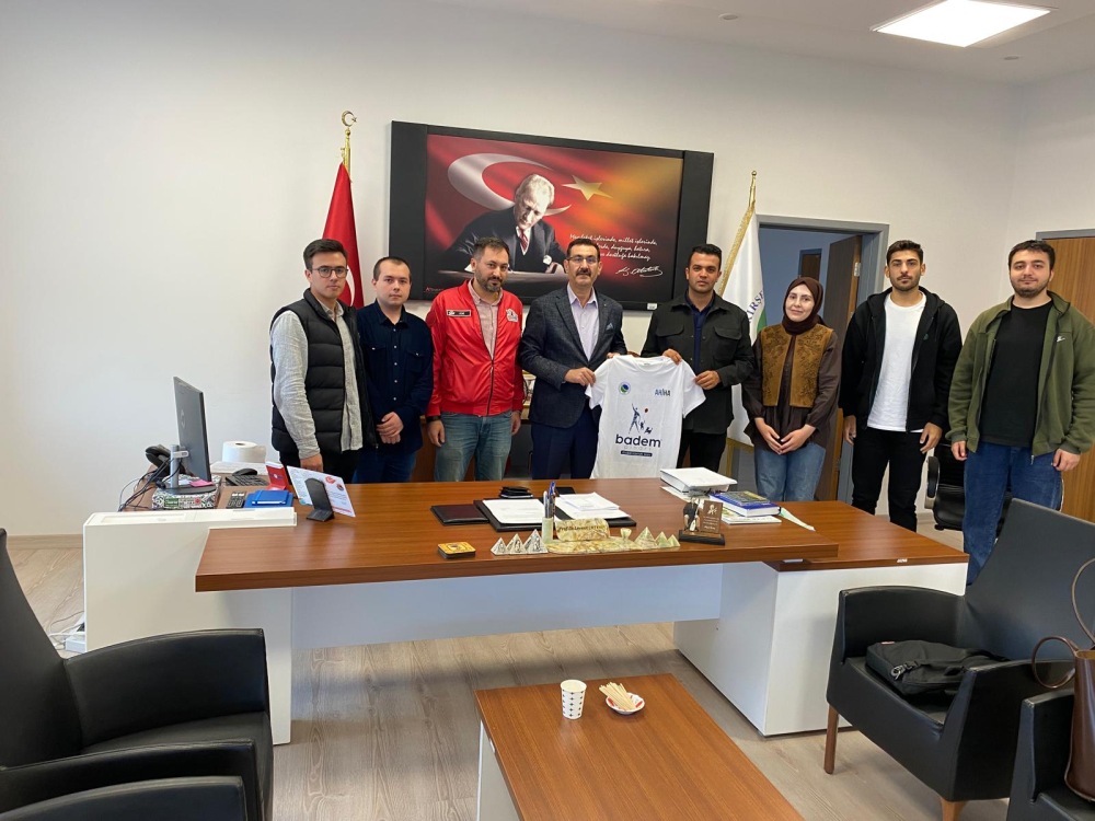 Dekan Urtekin’den Teknofest 2025’Te 4.Lüğü Alan Ahi̇ha Takımı’na Tebrik1