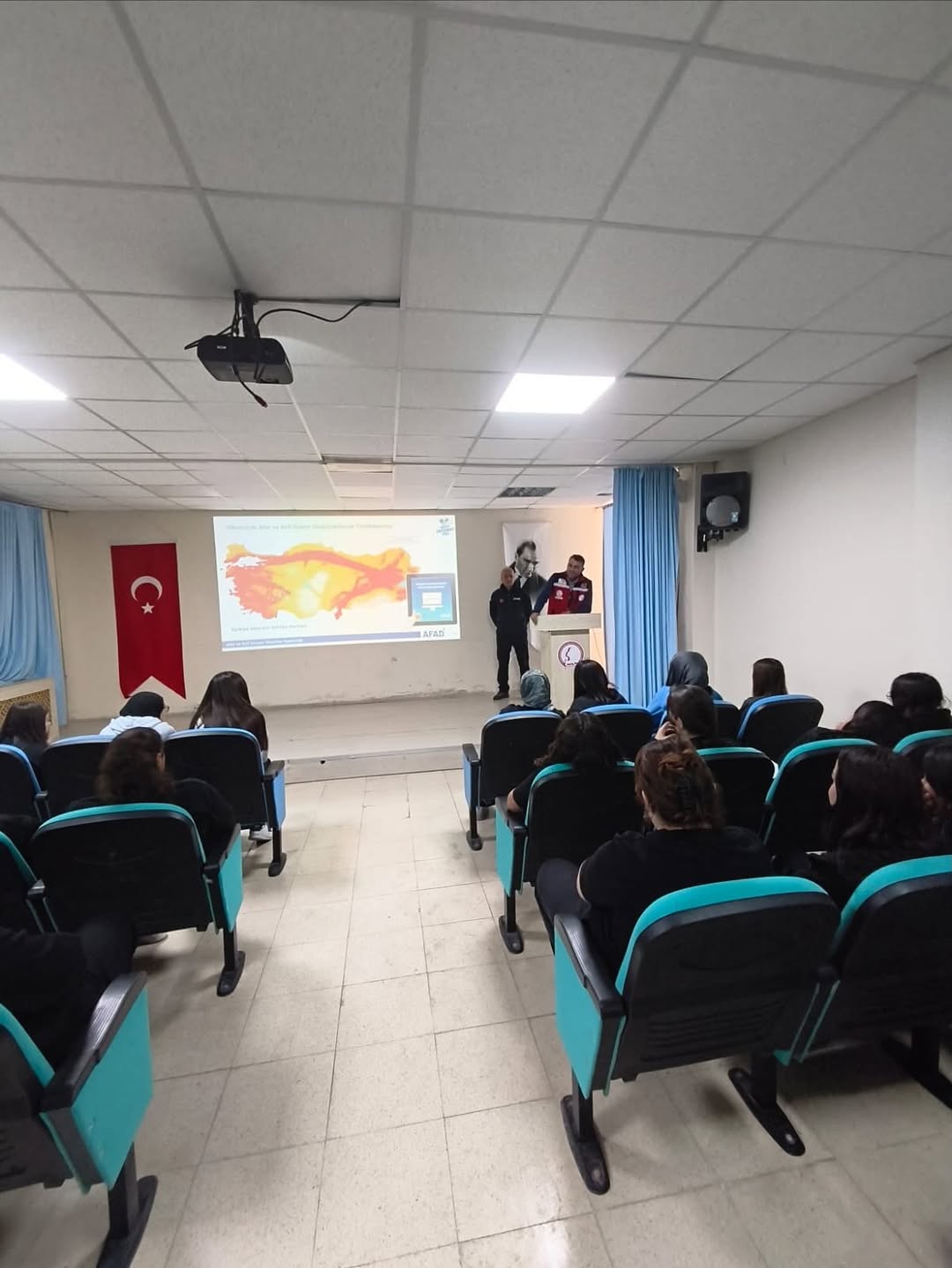 Ekibimiz Ve Afad Eğitmenleri Tarafından Fatma Muzaffer Mermer Mesleki Ve Teknik Anadolu Lisesi Ö