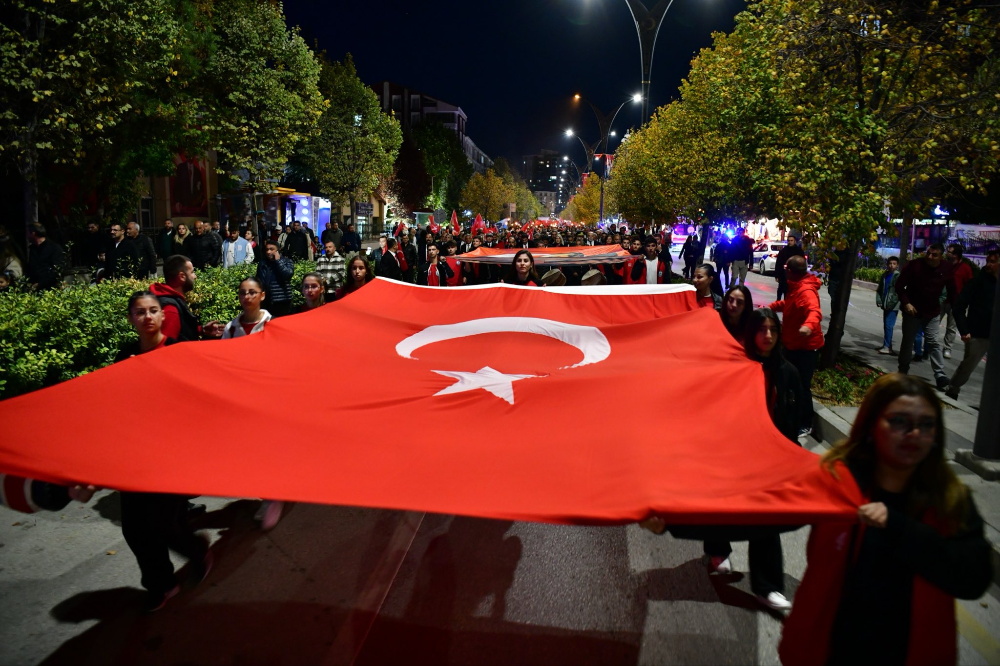 G4C2 H Q O Xg A A7 4 L