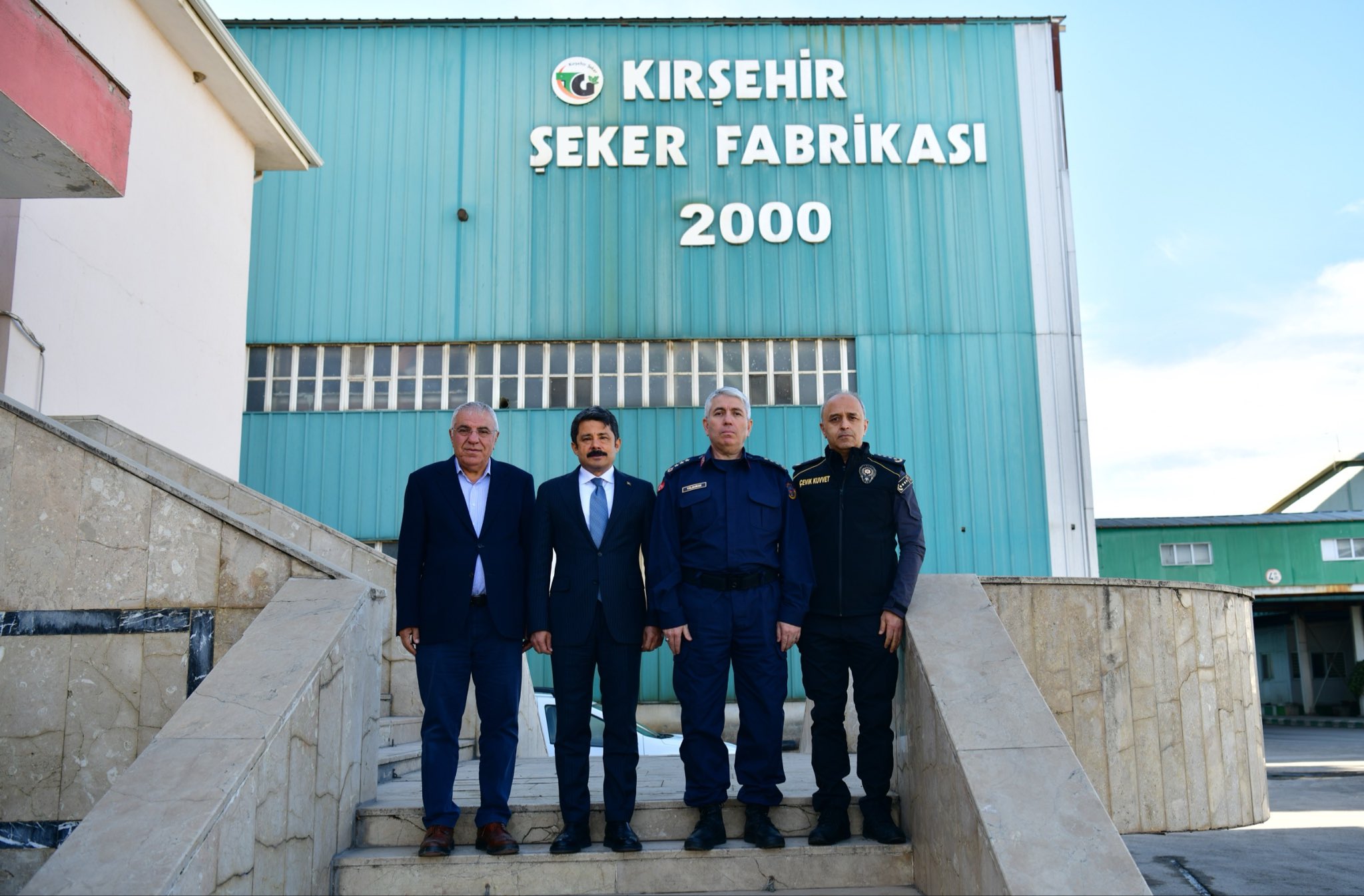 G4Mql0 E W M A A E Lu S