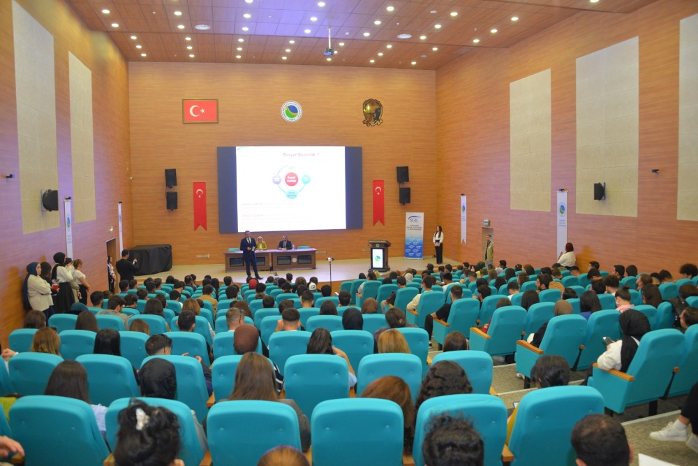 Kırşehir Ahi Evran Üniversitesi’nde Kayıt Dışı Istihdam Tartışıldı