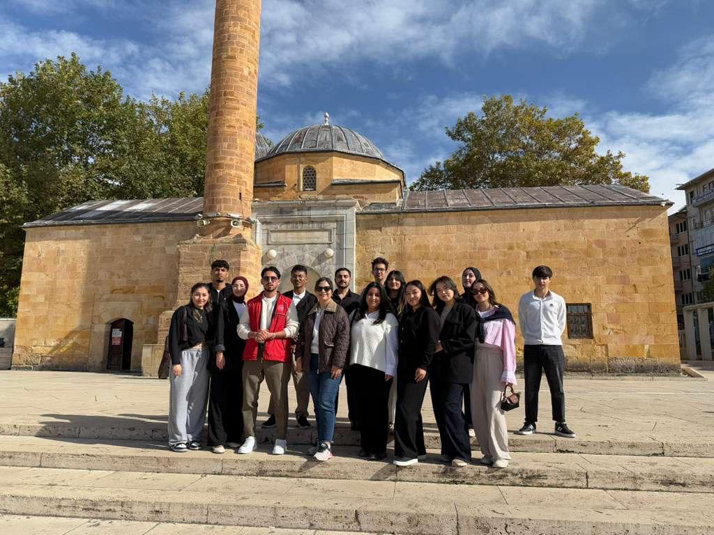 Kırşehir Gençleri Tarihi Mekânlarda Geçmişin Izini Sürdürdü 3