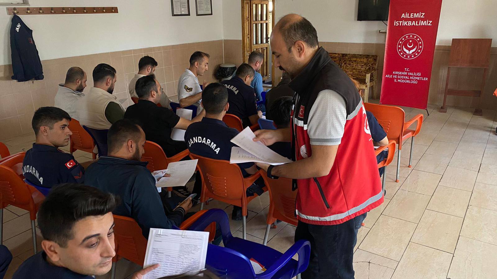 Kırşehir’de Asdep Ve 2025 Aile Yılı Eğitimleri Jandarma Personeline Taşındı2