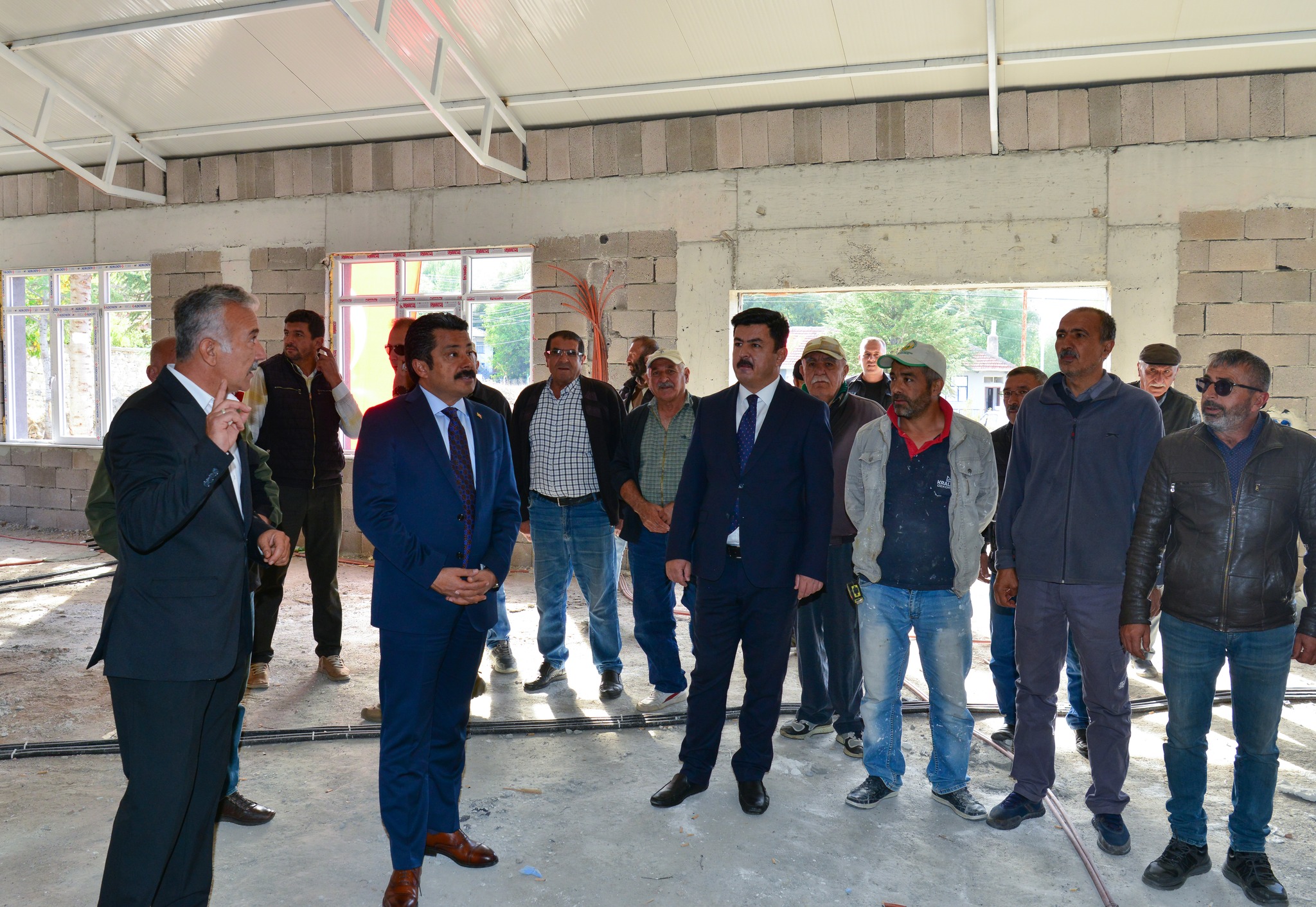 Kırşehir’de Vatandaşların Sesi Dinlendi, Köy Yolları Yenilenecek 2