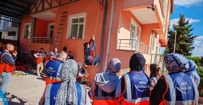 Kriz Anlarının Kahramanları Sahneye Çıkıyor 3