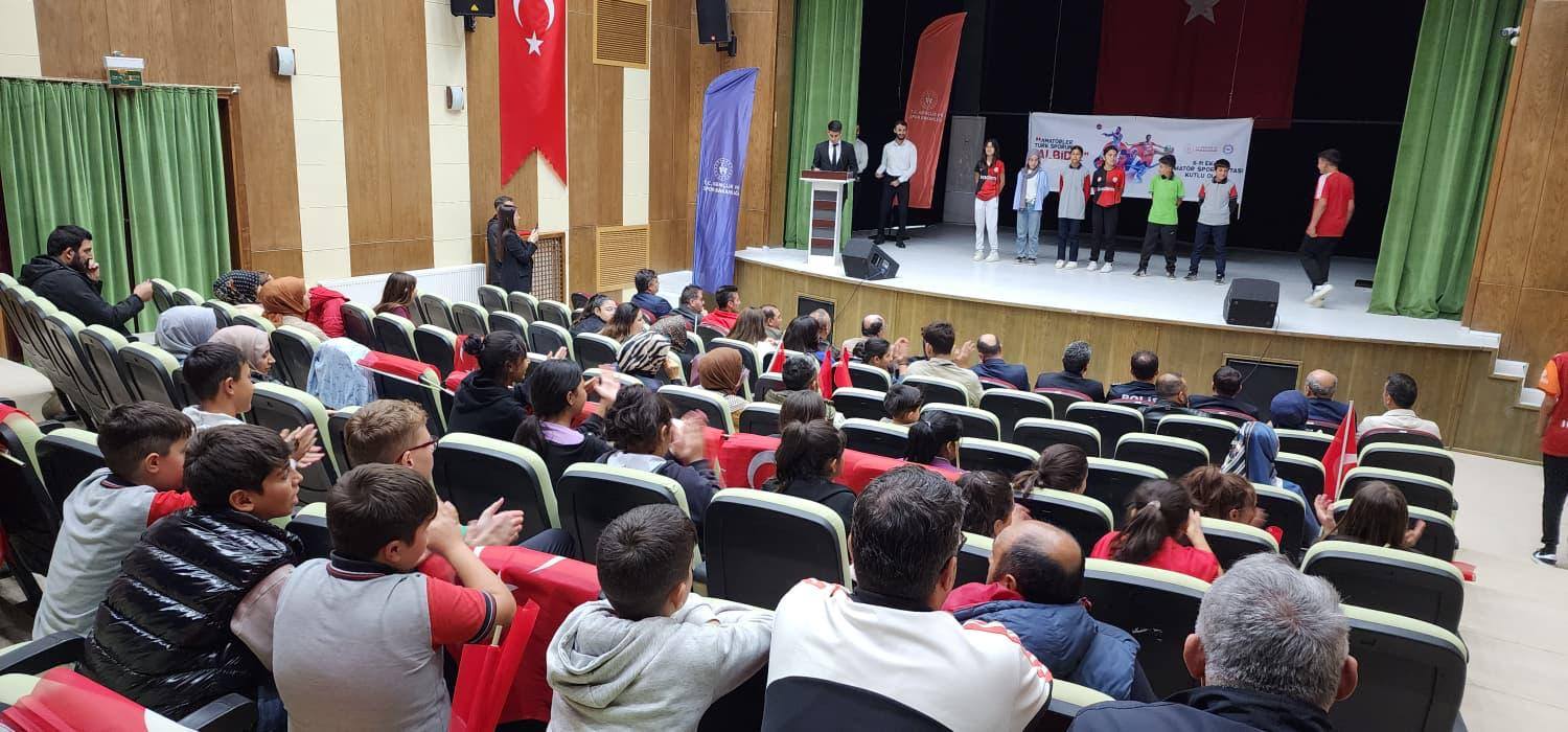 Mucur’da Amatör Spor Haftası “Sporun Enleri̇” Ödül Töreni Gerçekleşti 1