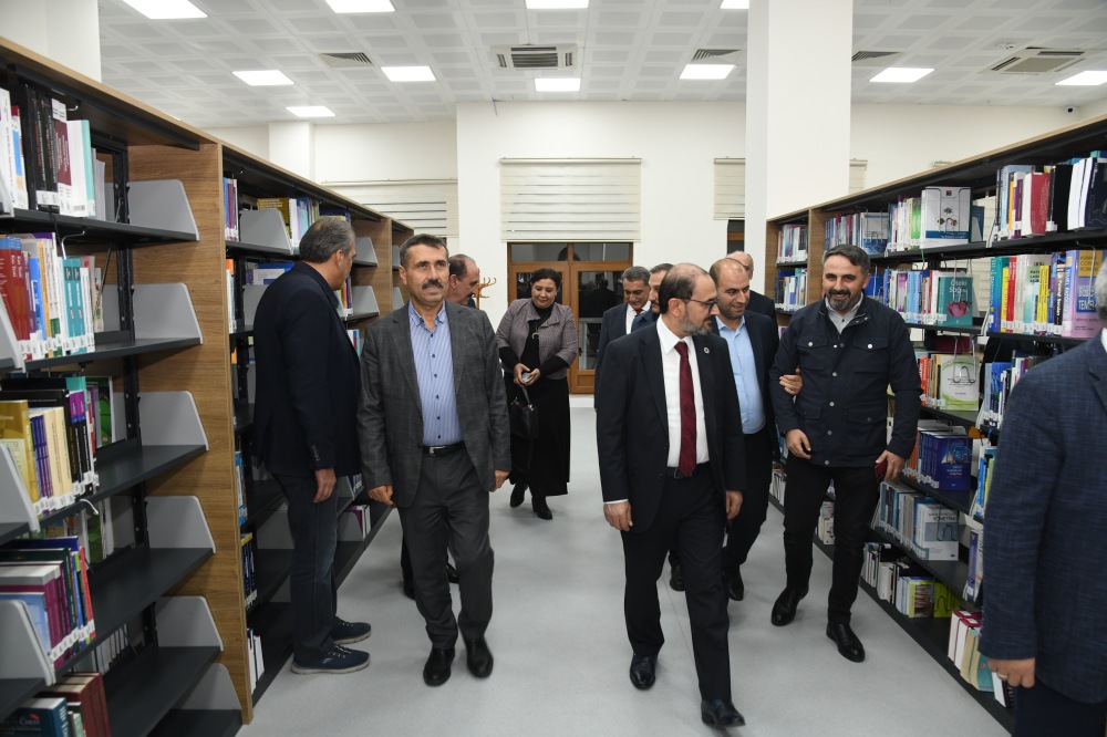 Prof. Dr. Eyüp Debik, Kırşehir’de Ahiliğin Ilim Ve Ahlak Boyutunu Anlattı1