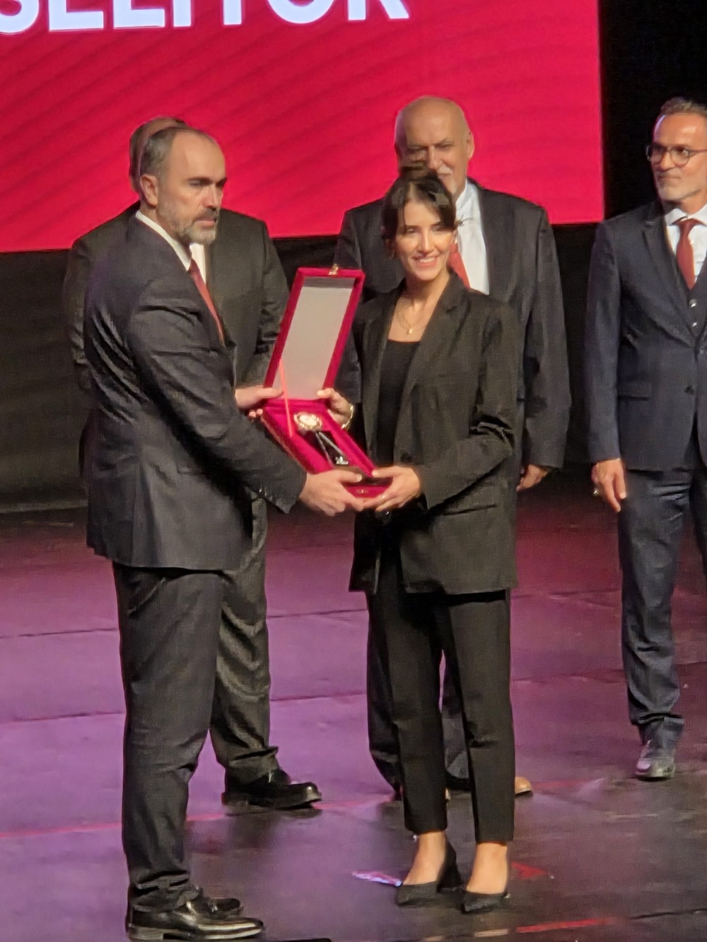 Prof. Dr. Sevde Mavi Var’a Ödül1