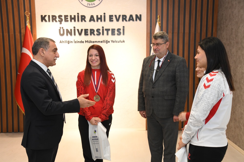 Rektör Karahocagil, Şampiyonları Ağırladı3