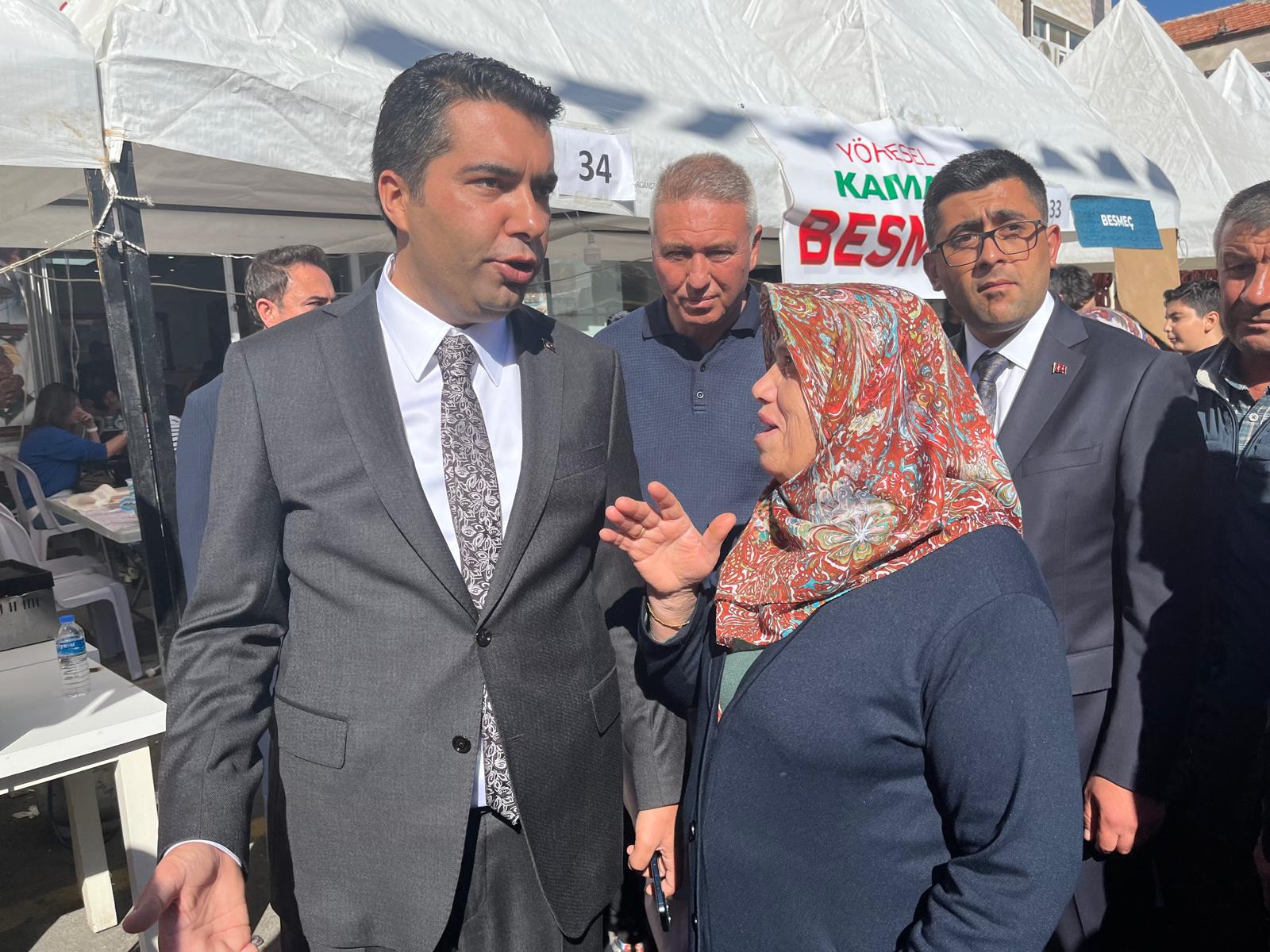 Stant Stant Dolaştı, Herkesle Konuştu1