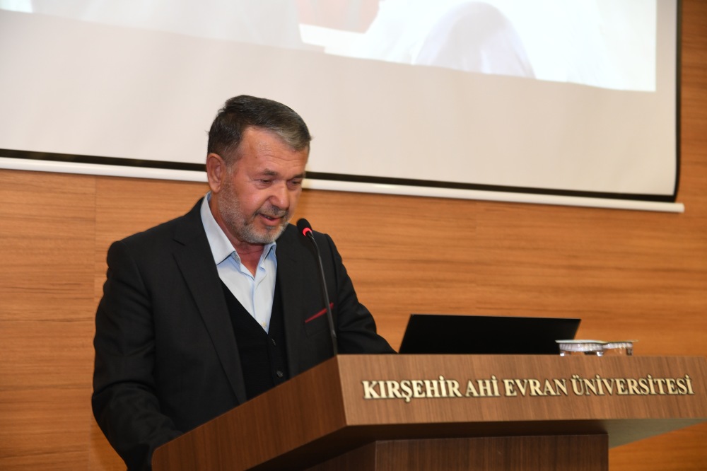 Vali Demiryürek, Tazelenme Üniversitesi Öğrencileriyle Buluştu6